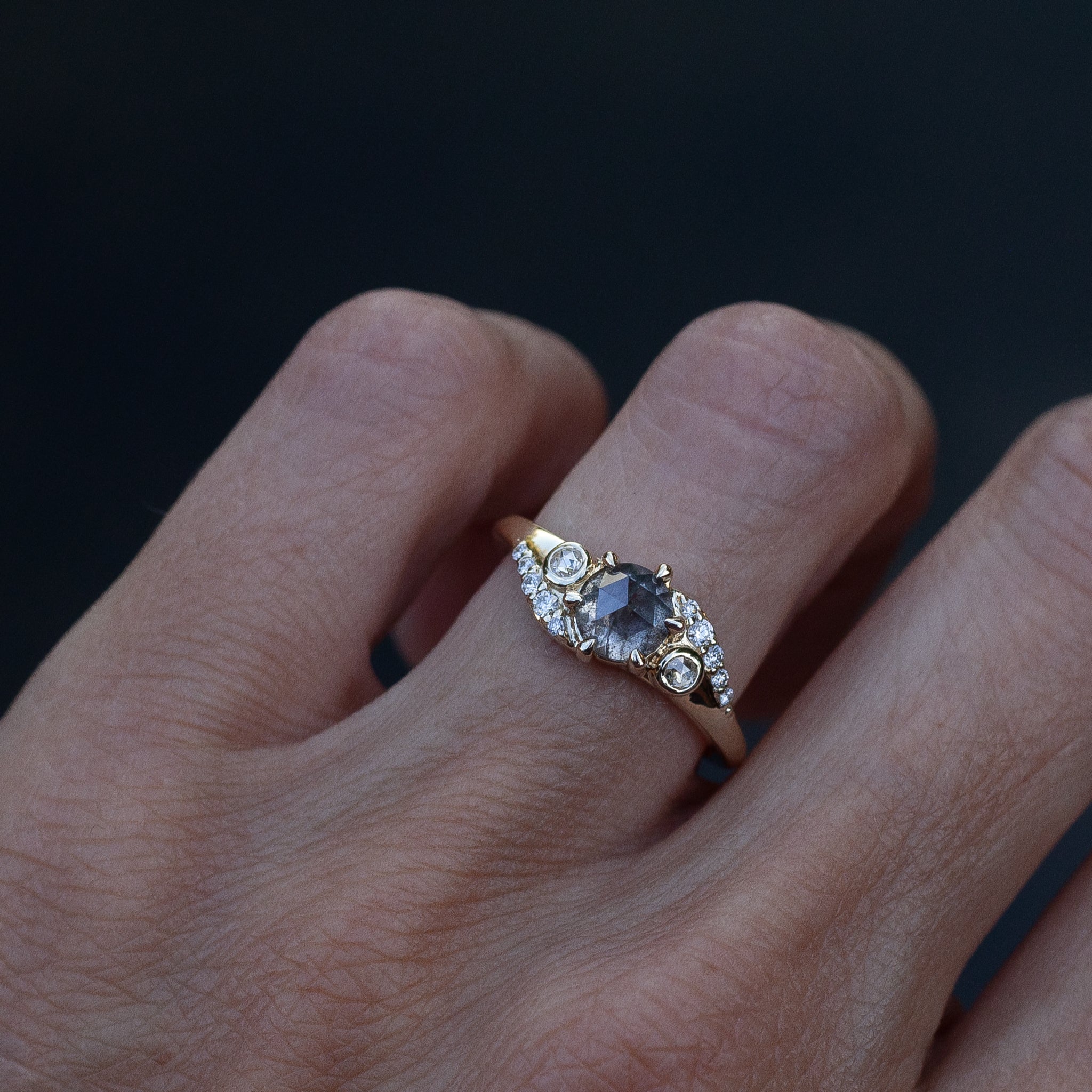 Salt and pepper ring