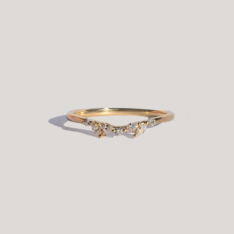 white diamond contour ring