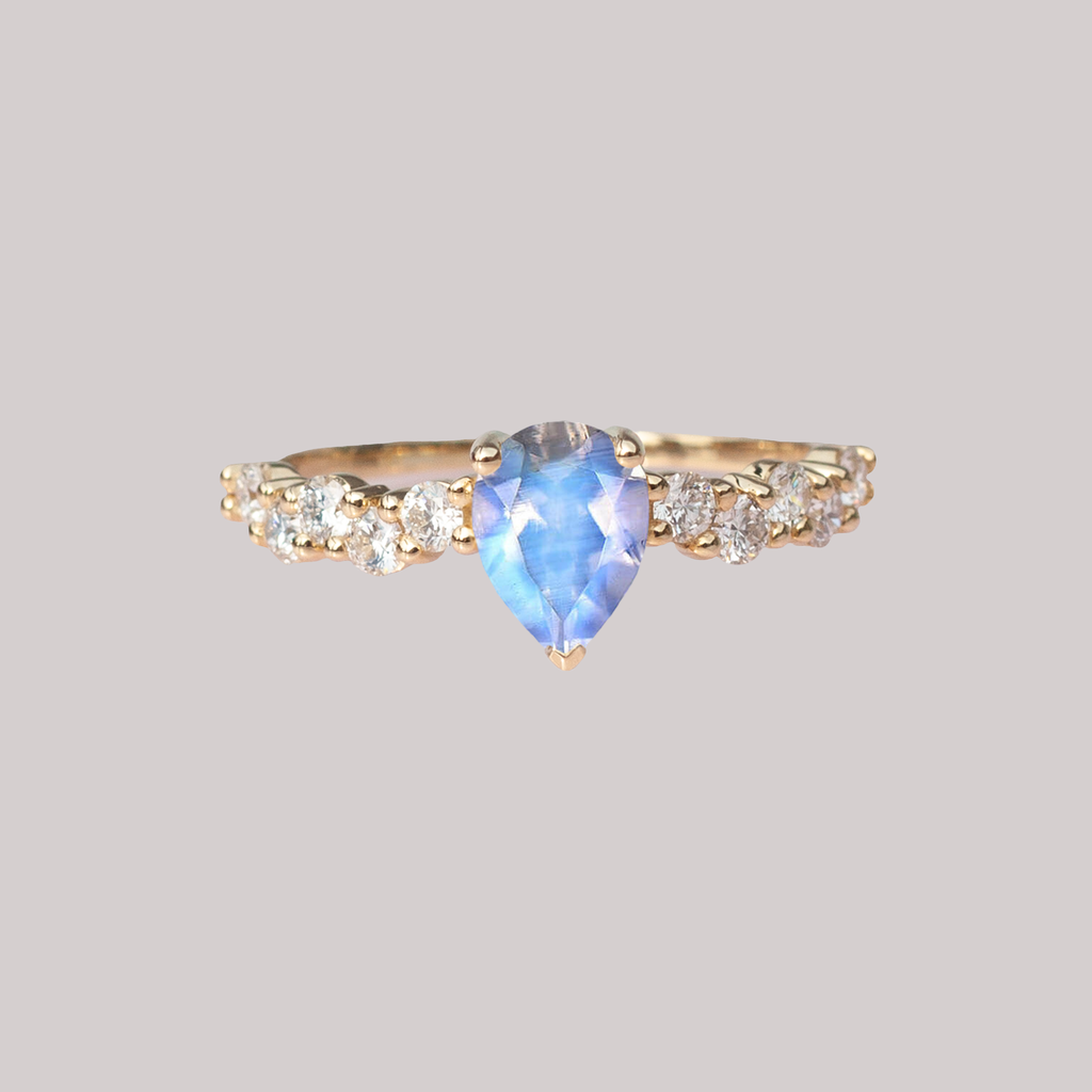 pear shaped engagement ring